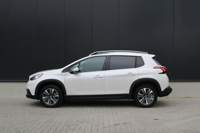 Peugeot 2008 1.2 PureTech Allure 110pk - Panoramadak - Trekhaak - Carplay - Camera - Navi - Cruise - Rijklaar