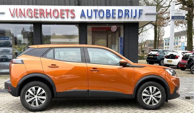 Peugeot 2008 100 Pk. Benzine Active Kenteken JXJ-50-N. * Airco * Cruise Control * Stoelverwarming * Navigatie & Spotify via Apple Carplay / Android Auto * Vingerhoets; Vierde Generatie Eersteklas Service. Al meer dan 100 jaar een begrip in de Brabantse Kempen.