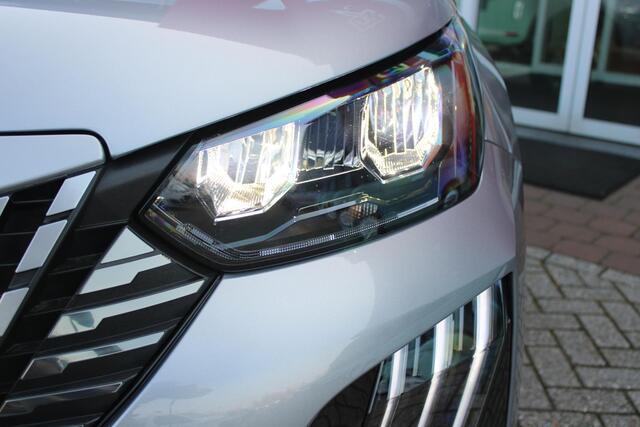 Peugeot 2008 1.2 Hybrid 145PK AUTOMAAT ALLURE | NIEUWE AUTO! | CAMERA VOOR + ACHTER | KEYLESS ENTRY/START | PARKEERSENSOREN VOOR + ACHTER | DODEHOEK DETECTIE | 17" LICHTMETALEN VELGEN | ADAPTIVE CRUISE CONTROL | CLIMATE CONTROL | STOEL VERWARMING | DRAADLOZE APPLE CAR