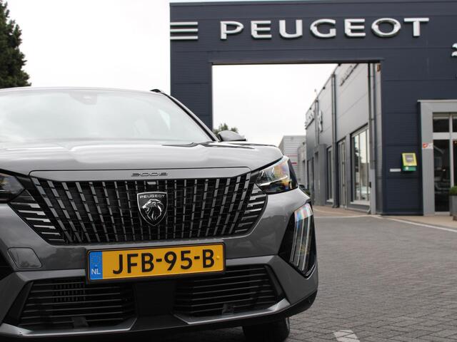 Peugeot 2008 GT 1.2 Hybrid 136PK e-DCS6 Automaat Navigatie, Camera 360, Pano-Opendak, Adaptieve Cruise Control, Lichtmetalen velgen, Zwart dak