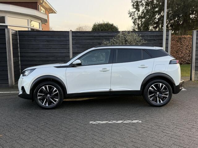 Peugeot 2008 Allure 1.2 PureTech 130PK Navigatie, Achteruitrijcamera, Panoramadak, Keyless Start, Trekhaak, Parkeersensoren, Apple Carplay, Android Auto