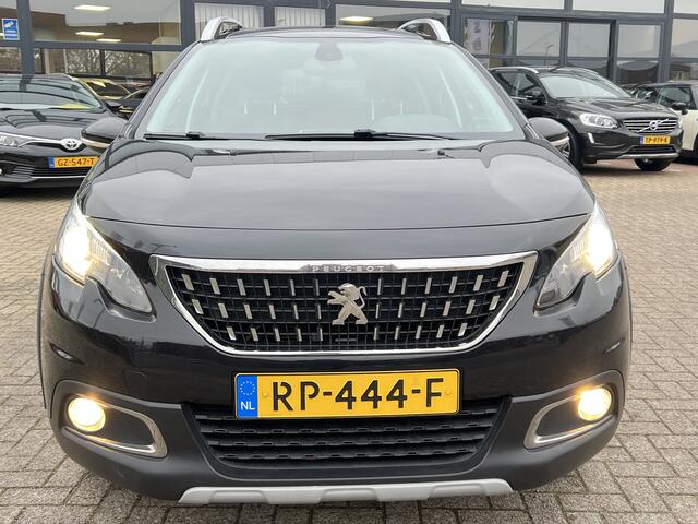 Peugeot 2008 1.2 Turbo 110 pk Allure Navigatie Trekhaak Carplay Clima + Cruise Controle Parkeersensoren Lichtmetalen Velgen Getint Glas NL Auto