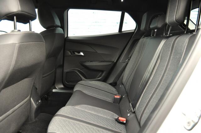 Peugeot 2008 1.2 Hyb 136 All. GripC stoelverw cam v+a