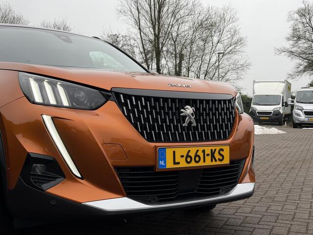 Peugeot 2008 GT-Line 1.2 PureTech 130PK EAT8 Automaat Navigatie, Achteruitrijcamera, Leder, Panoramadak, Stoelverwarming, Massage, Trekhaak