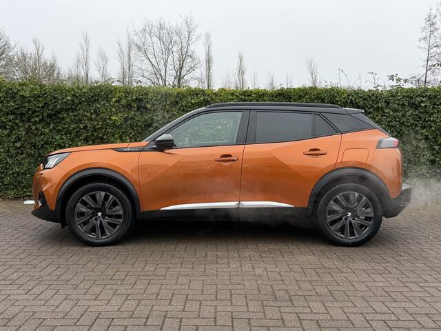 Peugeot 2008 GT-Line 1.2 PureTech 130PK EAT8 Automaat Navigatie, Achteruitrijcamera, Leder, Panoramadak, Stoelverwarming, Massage, Trekhaak