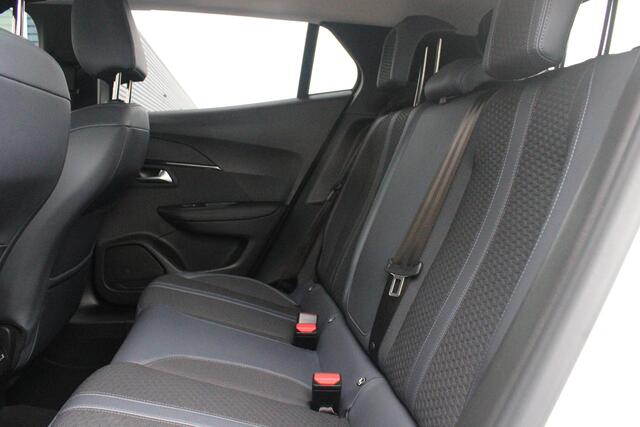 Peugeot 2008 1.2 100PK ALLURE PACK | TREKHAAK | NAVIGATIE | LED KOPLAMPEN | 3-D INSTRUMENTENPANEEL | KEYLESS ENTRY/START | ACHTERUITRIJ CAMERA | CLIMATE CONTROL | APPLE CARPLAY/ANDROID AUTO | CRUISE CONTROL | DAB+ RADIO | PARKEERSENSOREN VOOR + ACHTER |