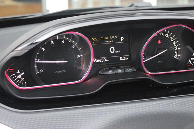 Peugeot 2008 1.2 130PK AUTOMAAT GT-LINE | AFNEEMBARE TREKHAAK | PANORAMA DAK | STOEL VERWARMING | LICHTMETALEN VELGEN 17" | ALL SEASON BANDEN | CLIMATE CONTROL | CRUISE CONTROL | NAVIGATIE | APPLE CARPLAY/ANDROID AUTO | ACHTERUITRIJ CAMERA | EERSTE EIGENAAR! |