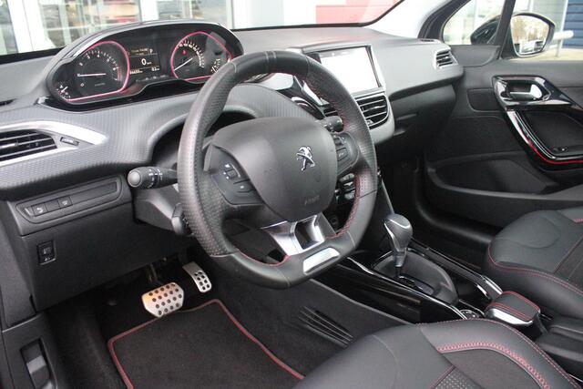 Peugeot 2008 1.2 130PK AUTOMAAT GT-LINE | AFNEEMBARE TREKHAAK | PANORAMA DAK | STOEL VERWARMING | LICHTMETALEN VELGEN 17" | ALL SEASON BANDEN | CLIMATE CONTROL | CRUISE CONTROL | NAVIGATIE | APPLE CARPLAY/ANDROID AUTO | ACHTERUITRIJ CAMERA | EERSTE EIGENAAR! |