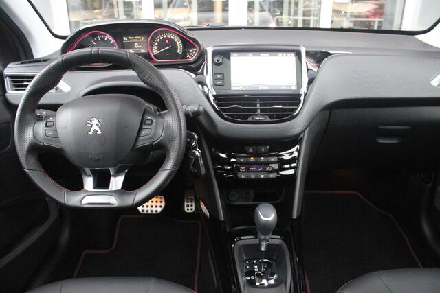 Peugeot 2008 1.2 130PK AUTOMAAT GT-LINE | AFNEEMBARE TREKHAAK | PANORAMA DAK | STOEL VERWARMING | LICHTMETALEN VELGEN 17" | ALL SEASON BANDEN | CLIMATE CONTROL | CRUISE CONTROL | NAVIGATIE | APPLE CARPLAY/ANDROID AUTO | ACHTERUITRIJ CAMERA | EERSTE EIGENAAR! |
