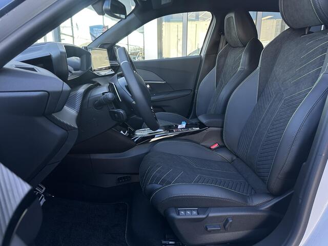 Peugeot 2008 1.2 Hybrid 145 GT | Alcantara | Stoelmassage/-verwarming | Keyless Entry/Start | Full LED | Climate Control | Adaptive Cruise Control | Apple Carplay/Android Auto | Navigatie | Draadloze telefoonlader | Dodehoek | Parkeercamera/-sensoren |