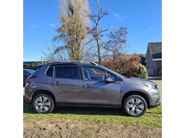 Peugeot 2008 1.2 PureTech Allure Trekhaak, Sportvelgen.