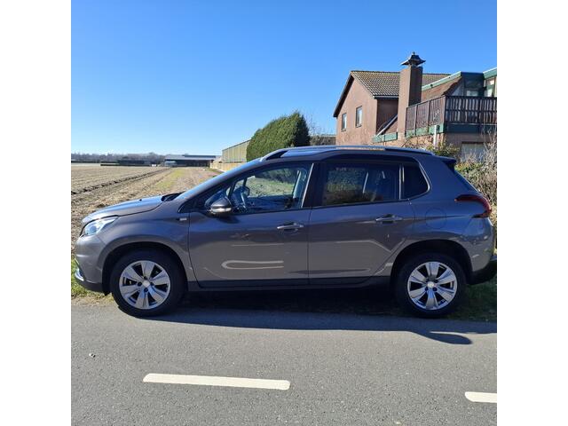Peugeot 2008 1.2 PureTech Allure Trekhaak, Sportvelgen.
