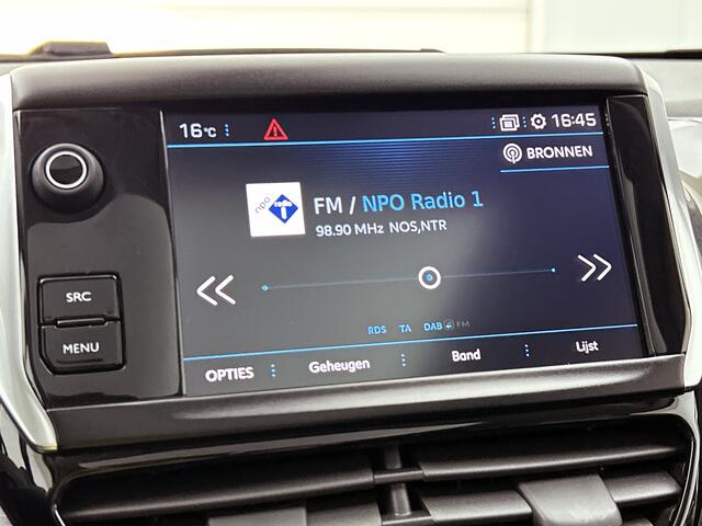 Peugeot 2008 110 pk Allure | Rijklaar | Panoramadak | Trekhaak | Camera |