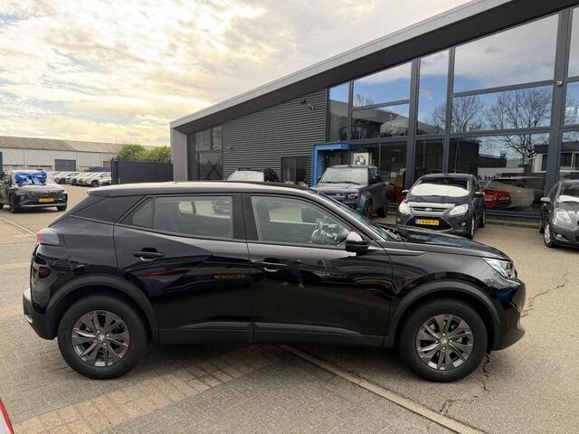 Peugeot 2008 1.2 PureTech Active Pack 131PK | AUTOMAAT | CAMERA | NAVIGATIE | AFN. TREKHAAK RIJKLAAR GELEVERD MET 12 MND BOVAG GARANTIE |