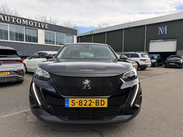 Peugeot 2008 1.2 PureTech Active Pack 131PK | AUTOMAAT | CAMERA | NAVIGATIE | AFN. TREKHAAK RIJKLAAR GELEVERD MET 12 MND BOVAG GARANTIE |