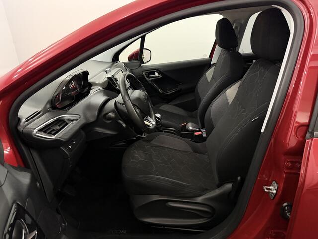 Peugeot 2008 1.2 PureTech Signature Airco, Parkeersensoren, Navi, Apple carplay, Bluetooth, 6 Versnelling, Trekhaak