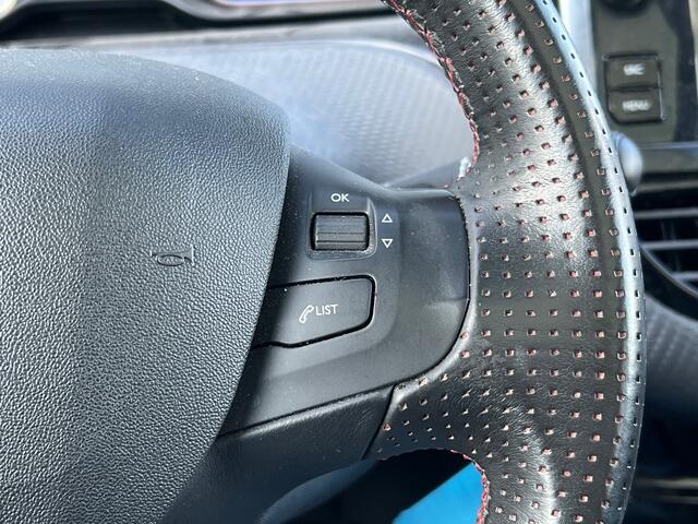 Peugeot 2008 BWJ 2018 | 1.2I 111PK GT-line | PANO DAK | TREKHAAK | LEDER/STOF SPORTSTOELEN | CAMERA A | CLIMA | NAVI |