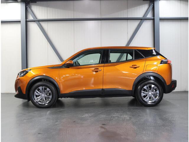 Peugeot 2008 130PK Active Pack | 1ste eigenaar | Parkeersensoren | Climate Control | Cruise Control | AppleCarPlay/AndroidAuto | LED lampen | 16"LMV | Isofix | DAB Radio | lederen Stuurwiel |