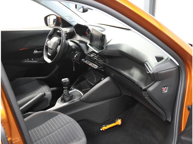Peugeot 2008 130PK Active Pack | 1ste eigenaar | Parkeersensoren | Climate Control | Cruise Control | AppleCarPlay/AndroidAuto | LED lampen | 16"LMV | Isofix | DAB Radio | lederen Stuurwiel |
