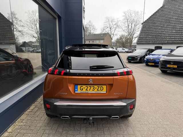 Peugeot 2008 1.2 Turbo 130PK GT-Line | Panorama Schuif-Kanteldak | Navigatie via Telefoon | Trekhaak 1200KG | Cruise Control | Dodehoek detectie | Full LED Verlichting | Keyless Start | 18" Lichtmetalen Velgen EVISSA | Climate Control | Camera | Parkeersensoren |