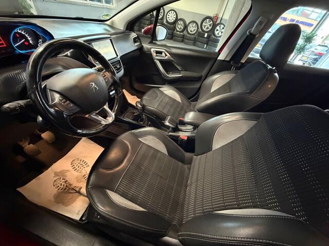 Peugeot 2008 1.2 PureTech Allure*2017*Facelift*NAVI*LED