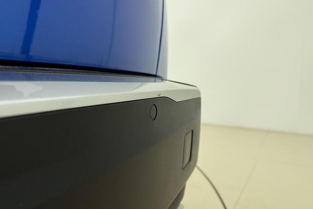 Peugeot 2008 1.2 PureTech GT 130 PK | Navigatie | Panoramadak | Keyless | Stoelverwarming | Camera | Climate control | Zwart dak