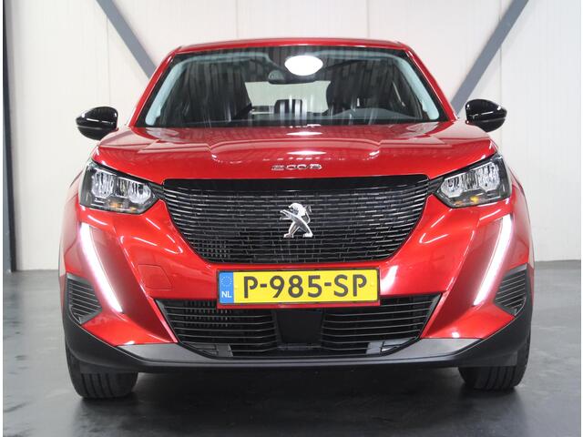 Peugeot 2008 130PK Active Pack | AppleCarPlay/AndroidAuto | Armsteun | Camera | Navigatie | Climate Control | Cruise Control | DAB Radio | LED | AUTOMAAT | LMV | Isofix | Parkeersensoren |