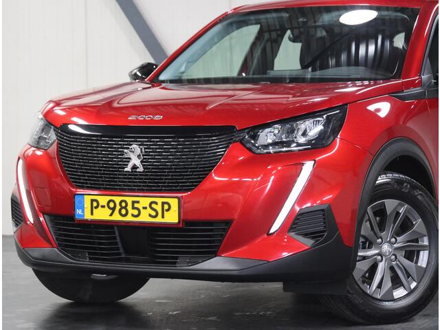 Peugeot 2008 130PK Active Pack | AppleCarPlay/AndroidAuto | Armsteun | Camera | Navigatie | Climate Control | Cruise Control | DAB Radio | LED | AUTOMAAT | LMV | Isofix | Parkeersensoren |