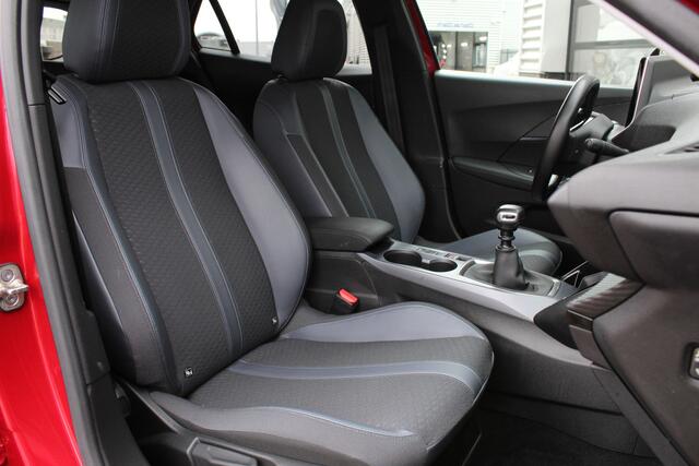 Peugeot 2008 1.2 PureTech Allure / Carplay / Keyless / N.A.P.