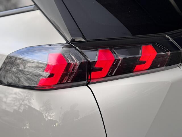 Peugeot 2008 Allure Pack 1.2 Turbo 100pk | TREKHAAK | 3D i-COCKPIT® | CAMERA | NAVI | MISTLAMPEN | CLIMA | CRUISE