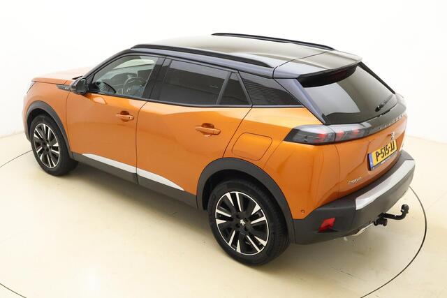 Peugeot 2008 1.2 PureTech GT Pack 155pk Automaat | Navigatie | Dealer onderhouden | Adaptive Cruise control | Camera | Parkeersensoren | Trekhaak | Keyless Entry + Start | 18" LMV