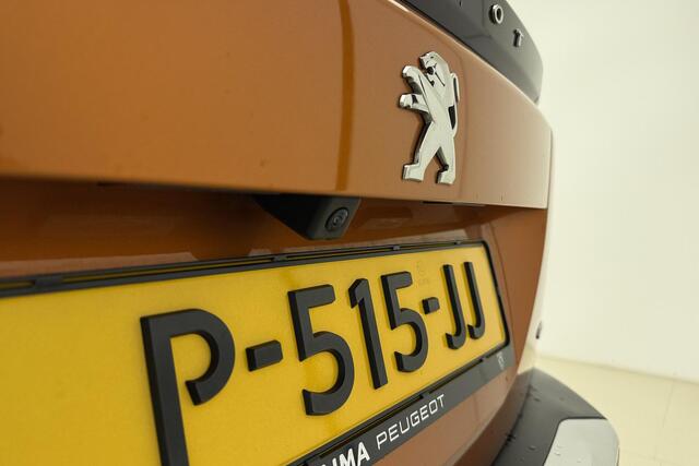 Peugeot 2008 1.2 PureTech GT Pack 155pk Automaat | Navigatie | Dealer onderhouden | Adaptive Cruise control | Camera | Parkeersensoren | Trekhaak | Keyless Entry + Start | 18" LMV