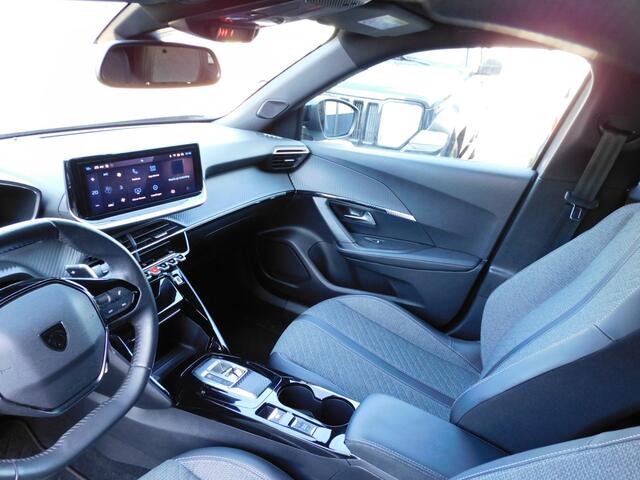 Peugeot 2008 1.2 PureTech 130 Allure NIEUWSTAAT! CARPLAY/ANDROID! CRUISE! CLIMA!PARKEERSENSOREN! LM VELGEN!