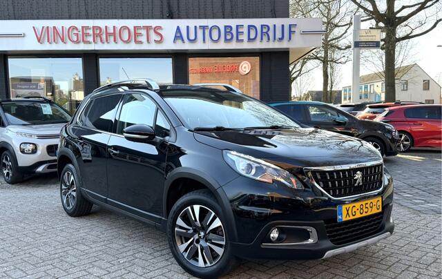 Peugeot 2008 Benzine 130 Pk * Allure * Navigatie * 1/2 Lederen Interieur * Climate & Cruise Control * L.M. Velgen * DAB Radio * Achteruitrij Camera & Parkeersensoren * Vingerhoets; Vierde Generatie Eersteklas Service. Al meer dan 100 jaar een begrip in de Brabantse Ke
