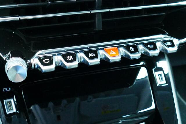 Peugeot 2008 1.2 130pk Allure Pack. Camera, Navi, Clima, Cruise, 17"LMV, Full Led Koplampen