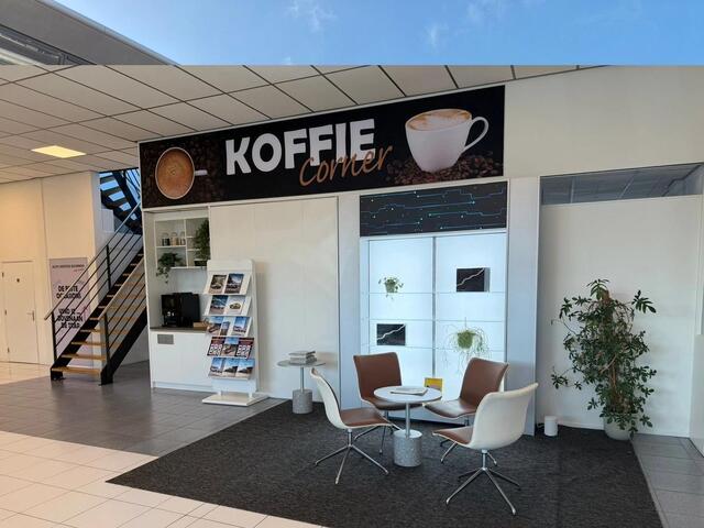 Peugeot 2008 1.2 Hybrid 145 Allure