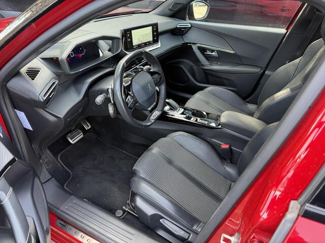 Peugeot 2008 1.2 Turbo 130PK GT-Line | Automaat | Trekhaak 1200KG | Navigatie | 3D Digitale Cockpit | Cruise Control Adaptief | Full LED Verlichting | Stoelverwarming | Keyless Start | Dode Hoek Detectie | Camera | Lichtmetalen Velgen | Climate & Cruise Control | PDC 