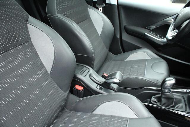 Peugeot 2008 1.2 PureTech Allure trekhaak clima cruise half leer enz.