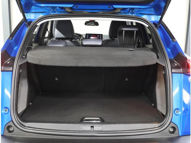 Peugeot 2008 130PK Allure | 1ste eigenaar | AppleCarPlay/AndroidAuto | Adaptive Cruise Control | Camera | Climate Control | LED lampen | Navigatie | AUTOMAAT | 17"LMV | Privacy Glass | Isofix | Parkeersensoren |