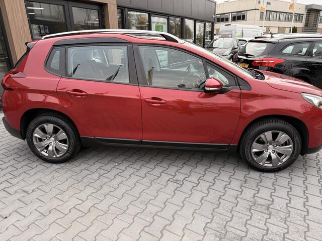 Peugeot 2008 1.2 PureT. Blue Lion panorama dak