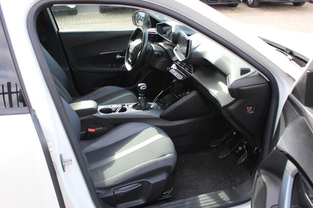 Peugeot 2008 1.2 PureTech Allure, Lesauto met dubbele bediening