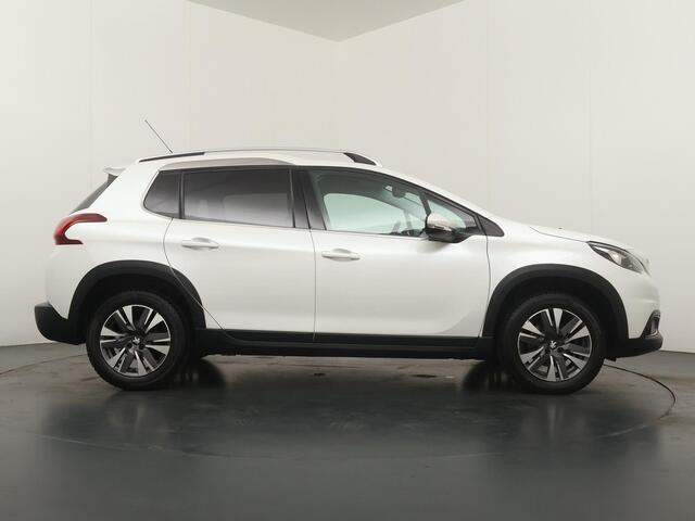 Peugeot 2008 1.2 PureTech Allure - Navigatie - Climate Controle - Trekhaak - Cruise Control