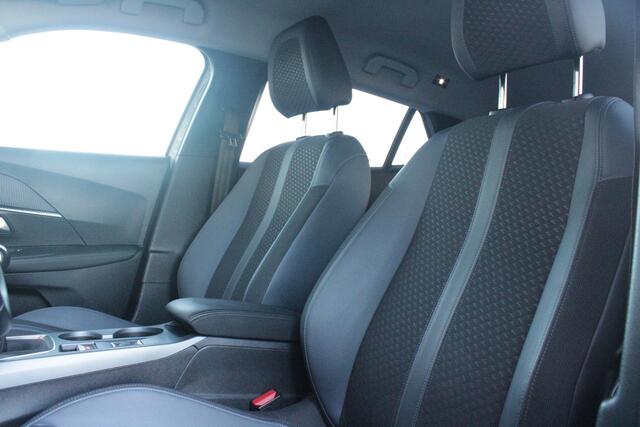 Peugeot 2008 1.2 100PK ALLURE PACK | ACHTERUITRIJ CAMERA | NAVIGATIE | APPLE CARPLAY/ANDROID AUTO | CRUISE CONTROL | DAB+ RADIO | KEYLESS START | CLIMATE CONTROL | ZWART DAK | 3-D COCKPIT | LED KOPLAMPEN |