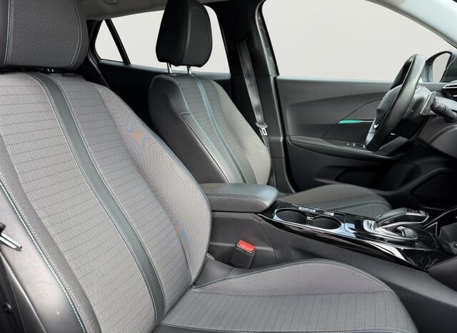 Peugeot 2008 130pk PT Allure Aut., Camera | Navi & CarPlay | Clima * 2e Paasdag vanaf 10u geopend!