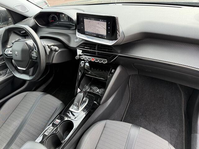 Peugeot 2008 130pk PT Allure Aut., Camera | Navi & CarPlay | Clima * 2e Paasdag vanaf 10u geopend!