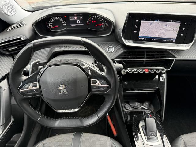 Peugeot 2008 130pk PT Allure Aut., Camera | Navi & CarPlay | Clima * 2e Paasdag vanaf 10u geopend!