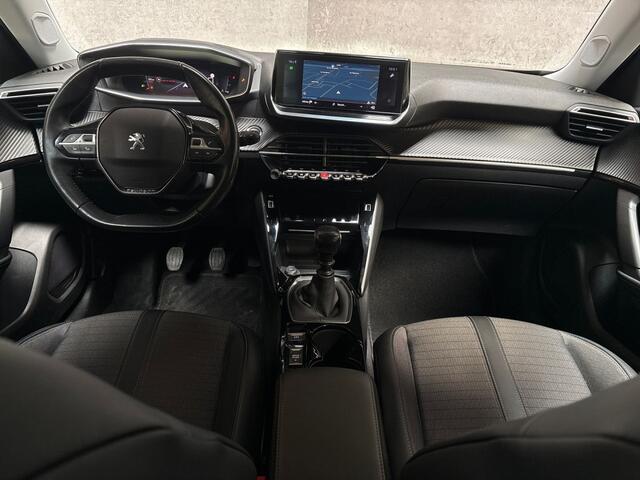 Peugeot 2008 1.2 PureTech Allure Sport 131Pk (VIRTUAL COCKPIT, APPLE CARPLAY, GROOT NAVI, 360 CAMERA, LEDER, SPORTSTOELEN, KEYLESS, GETINT GLAS, LM VELGEN, NIEUWE APK, NIEUWSTAAT)