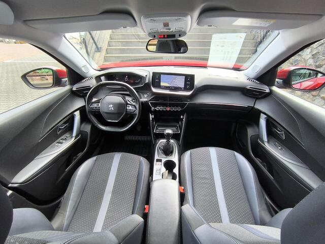 Peugeot 2008 1.2 PureTech Allure Trekhaak, Carplay, DAB, Navi, Camera, climate en cruise control, ie eigenaar