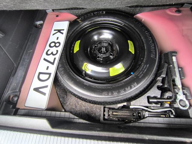 Peugeot 2008 1.2 PureTech Allure Trekhaak, Carplay, DAB, Navi, Camera, climate en cruise control, ie eigenaar