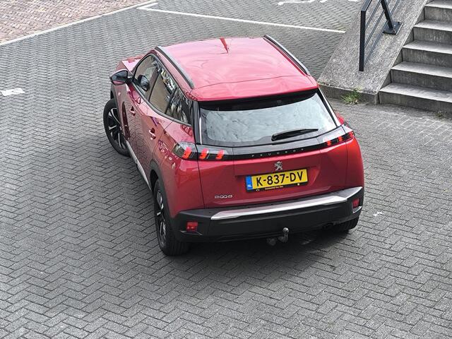 Peugeot 2008 1.2 PureTech Allure Trekhaak, Carplay, DAB, Navi, Camera, climate en cruise control, ie eigenaar